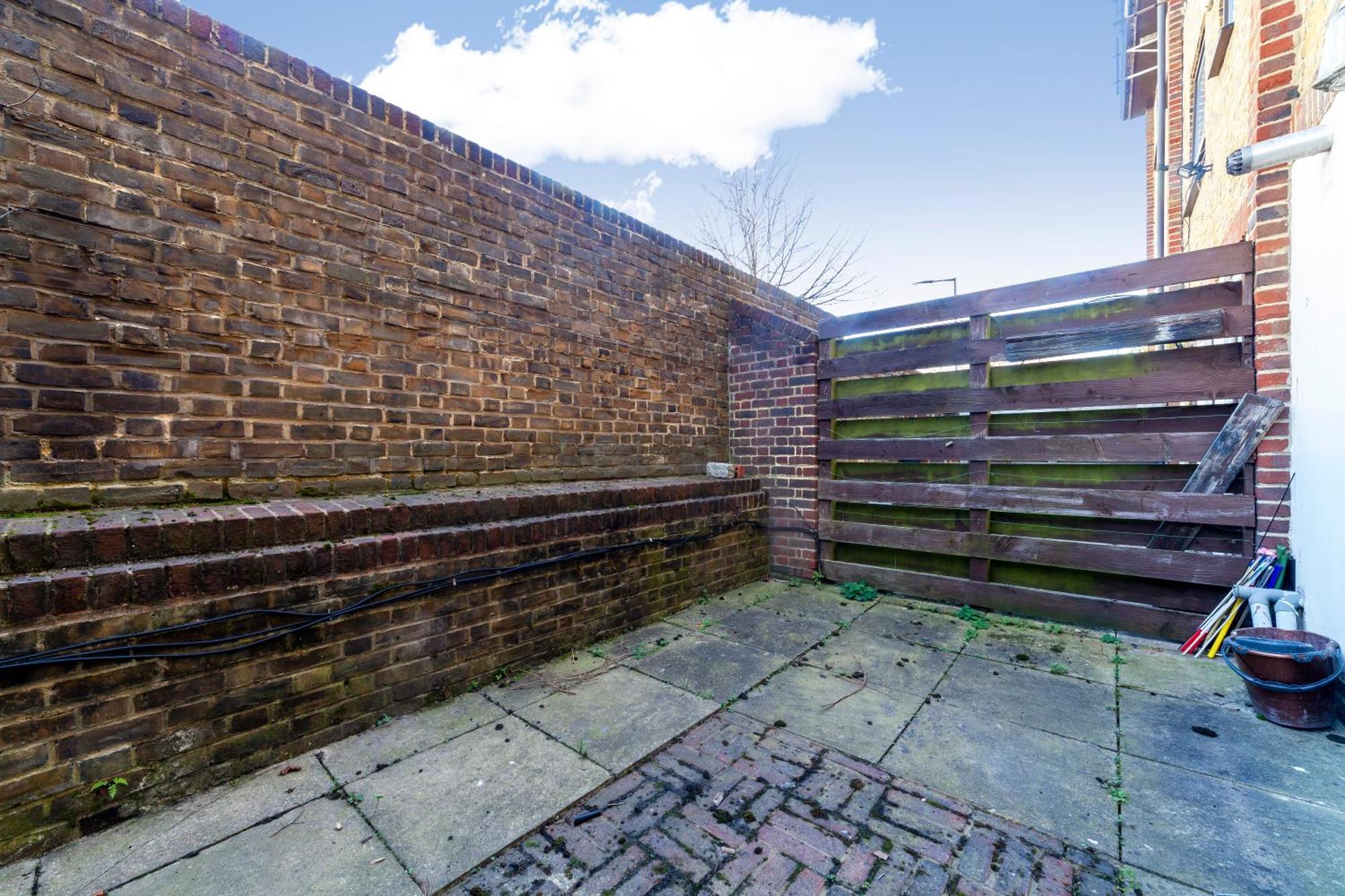 Centrally Located 5br Flat Wparking, Maida Vale * London