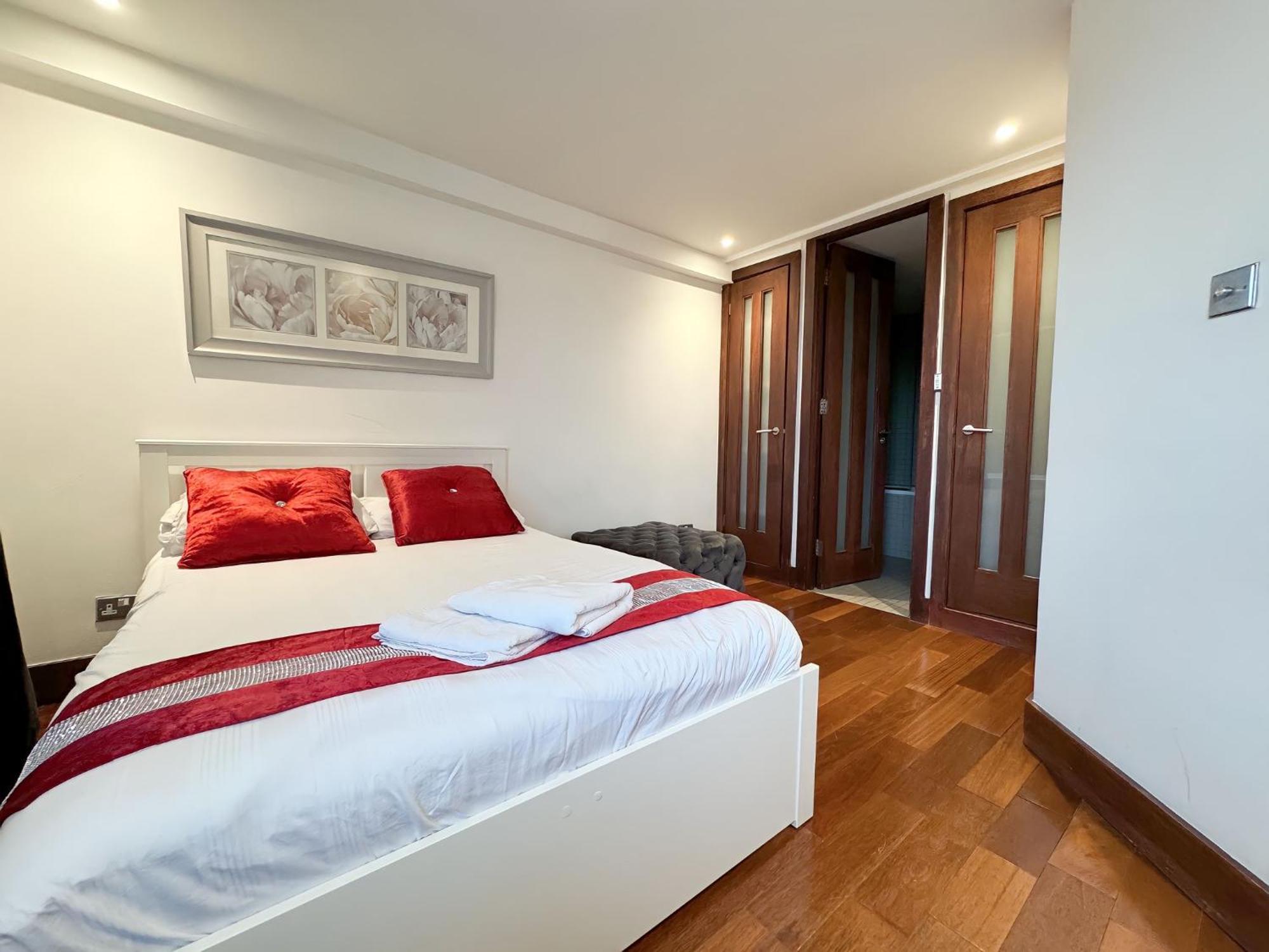 Kensington Premium Three Bed London