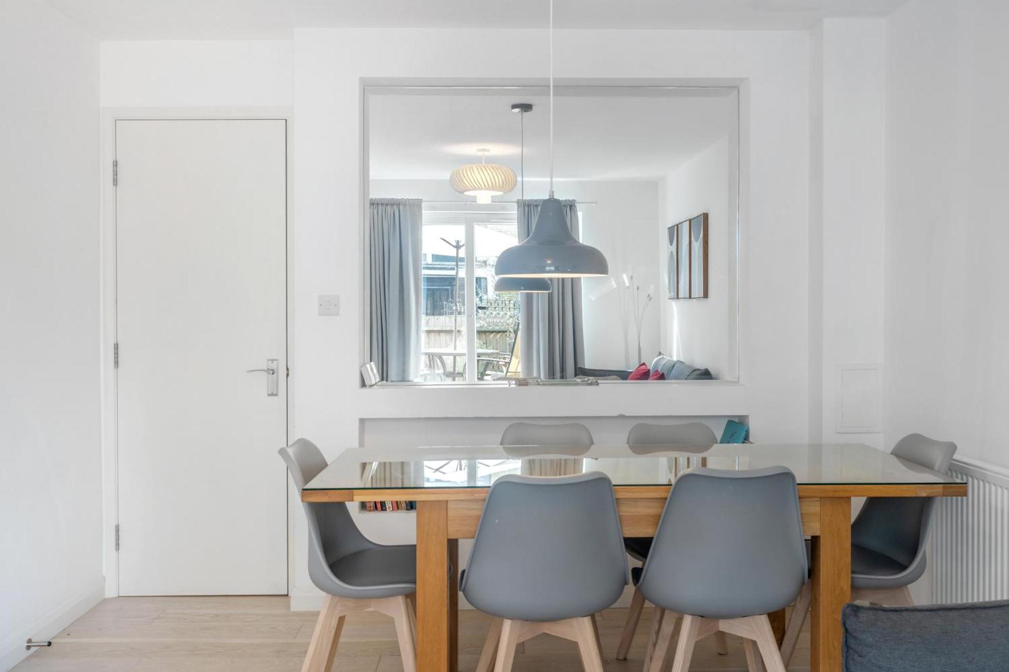 4 Bed 2 Bath - Modern Flat Right On Columbia Road! Feriehus