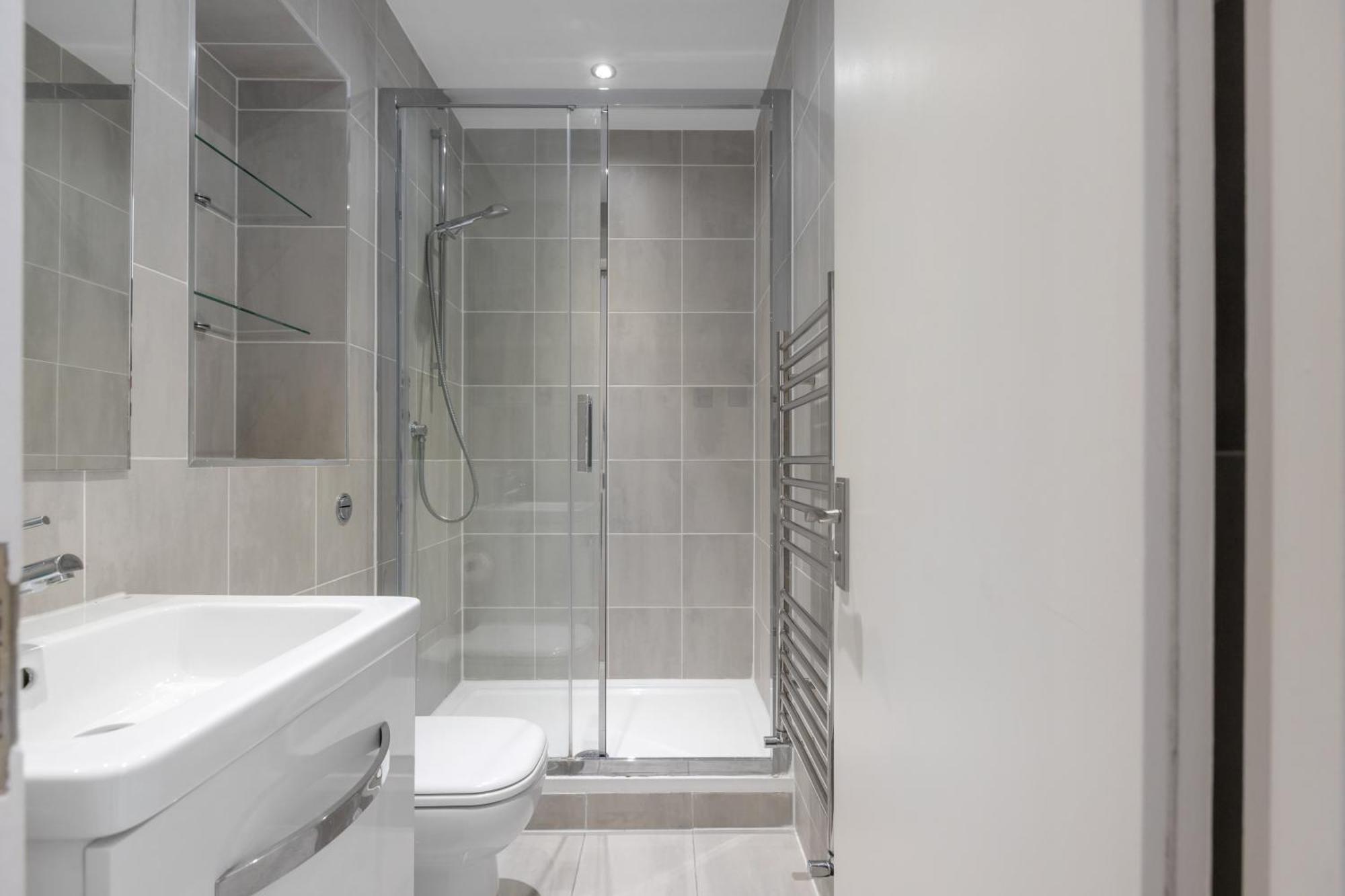 Feriehus 4 Bed 2 Bath - Modern Flat Right On Columbia Road! *