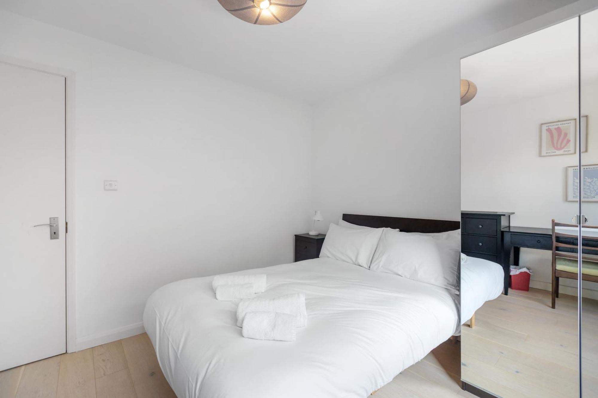 Feriehus 4 Bed 2 Bath - Modern Flat Right On Columbia Road! *