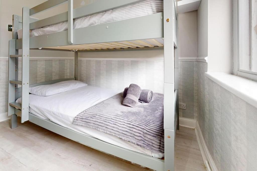 Holiday home -air Con- Premium House - Prime Location London