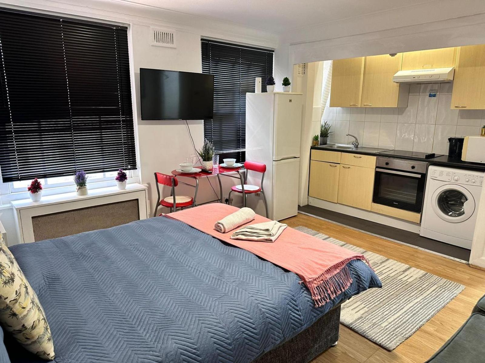Family Studio In Central *