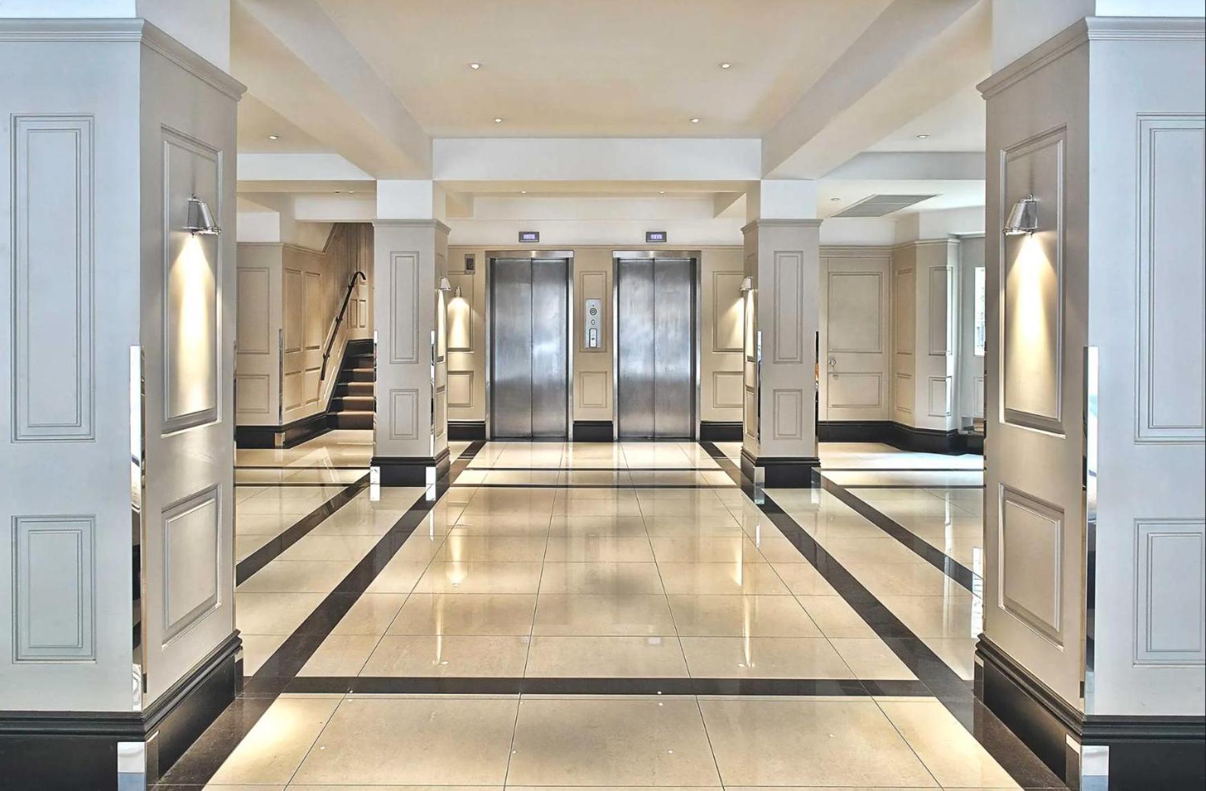 South Kensington, Piccolo Paradiso *