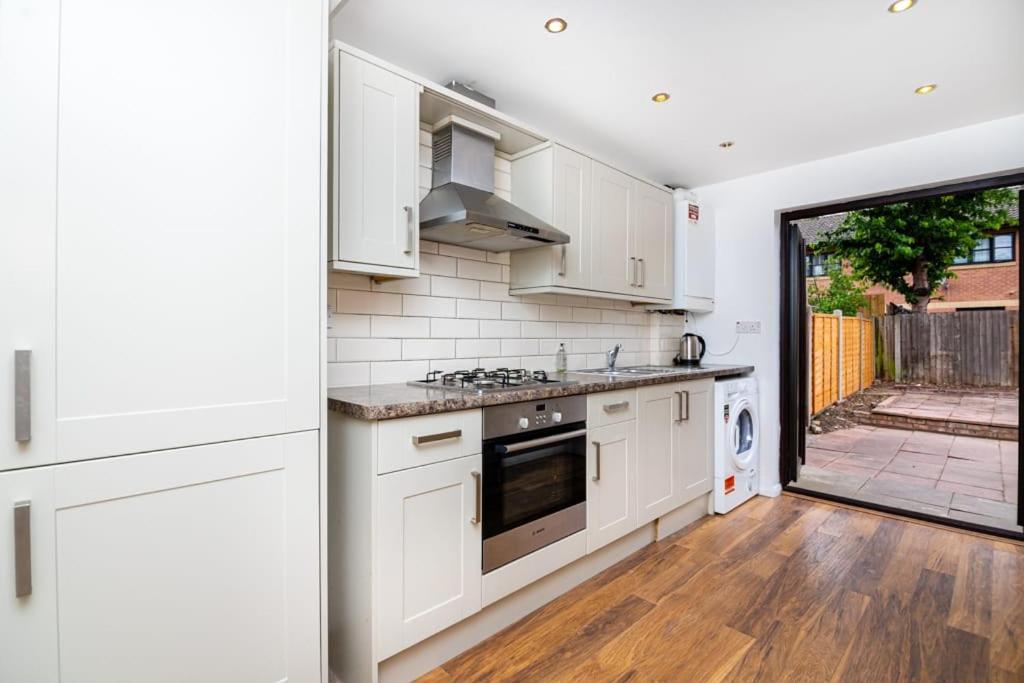 Comfortable New Refurbished Bedroom *