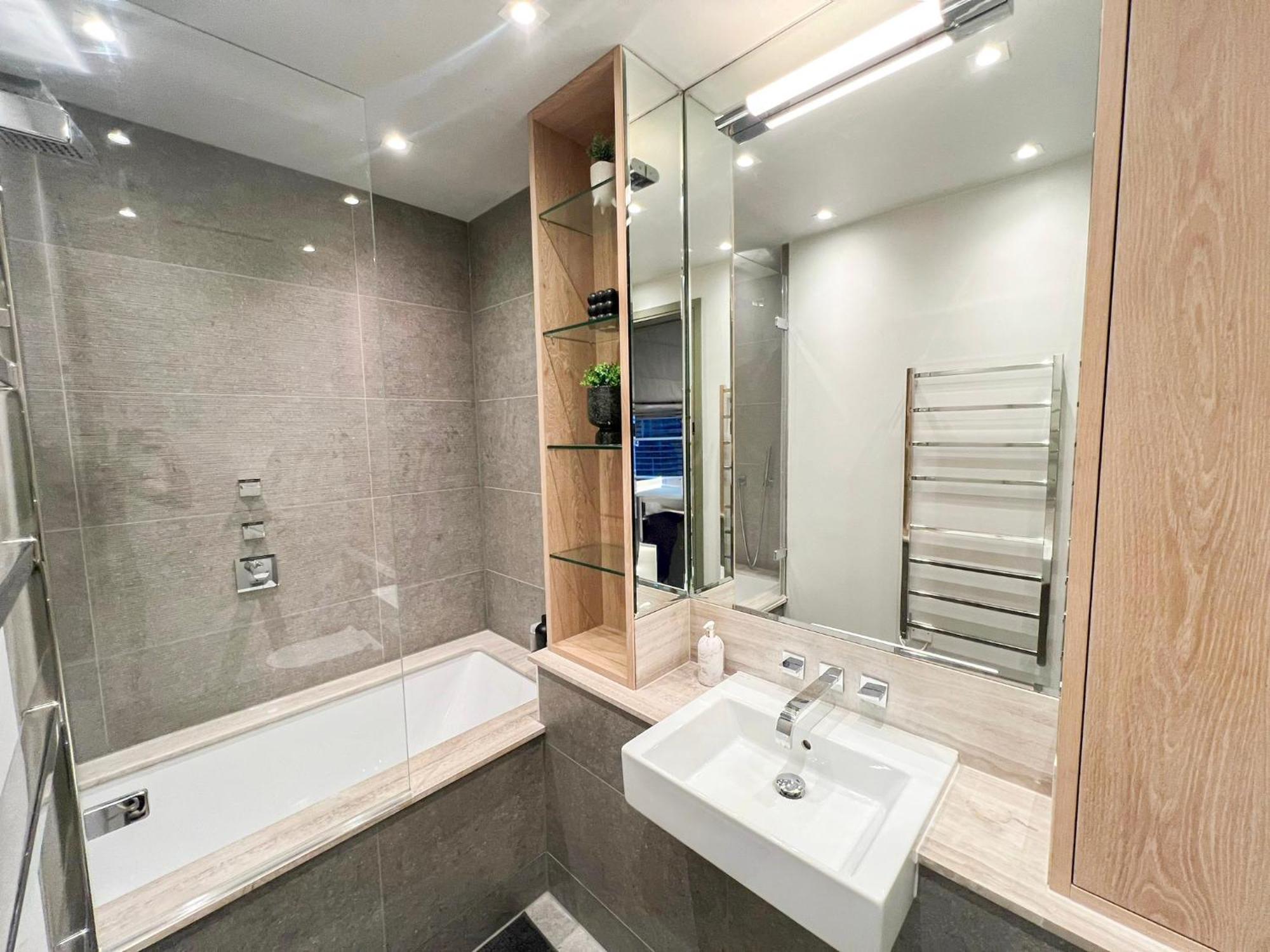 Appartement Posh 3 Bedroom Flat With Terrace And Indoor Fireplace In Mayfair, Near Hyde Park Londen