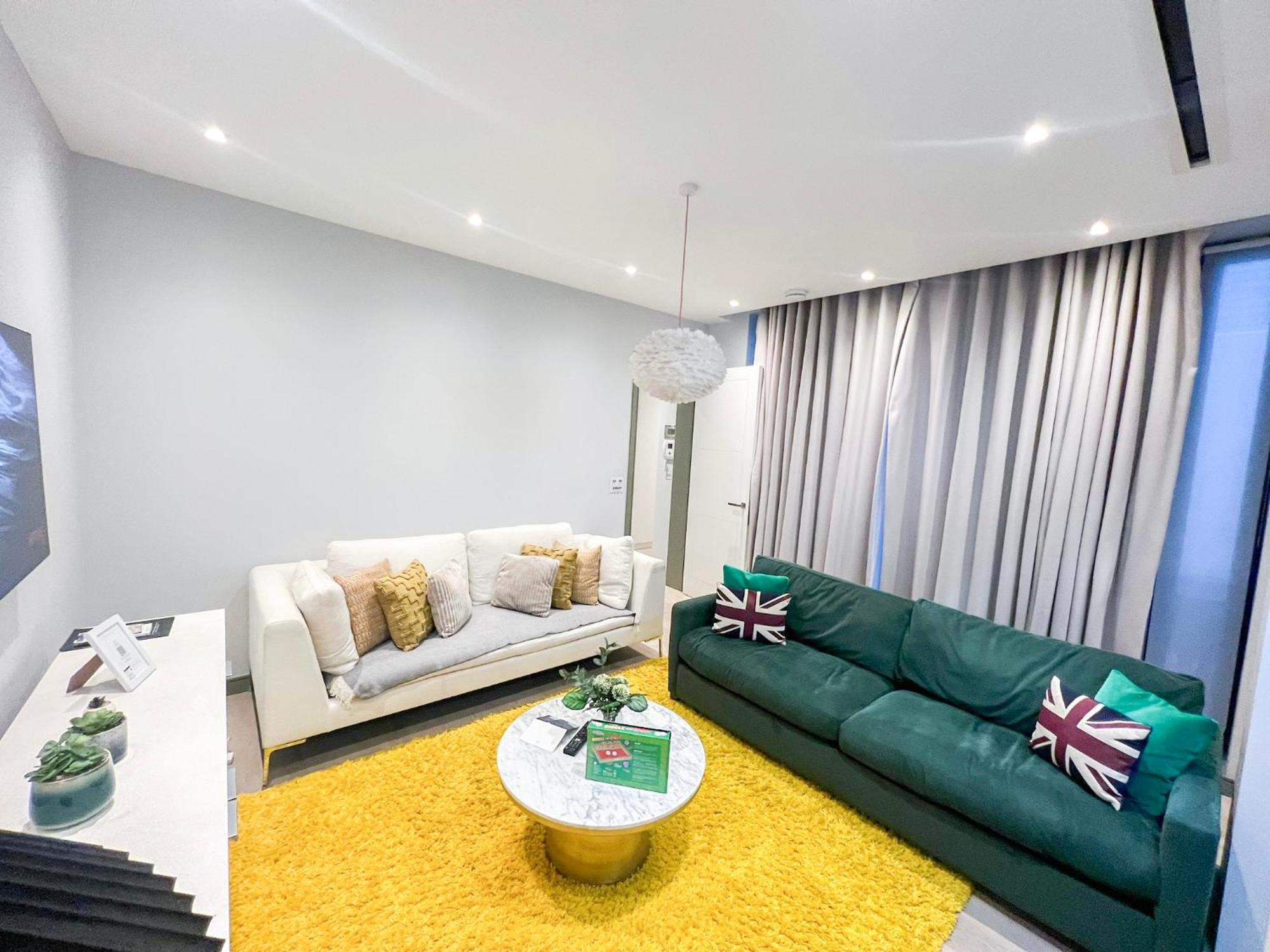 Posh 3 Bedroom Flat With Terrace And Indoor Fireplace In Mayfair, Near Hyde Park Appartement Londen
