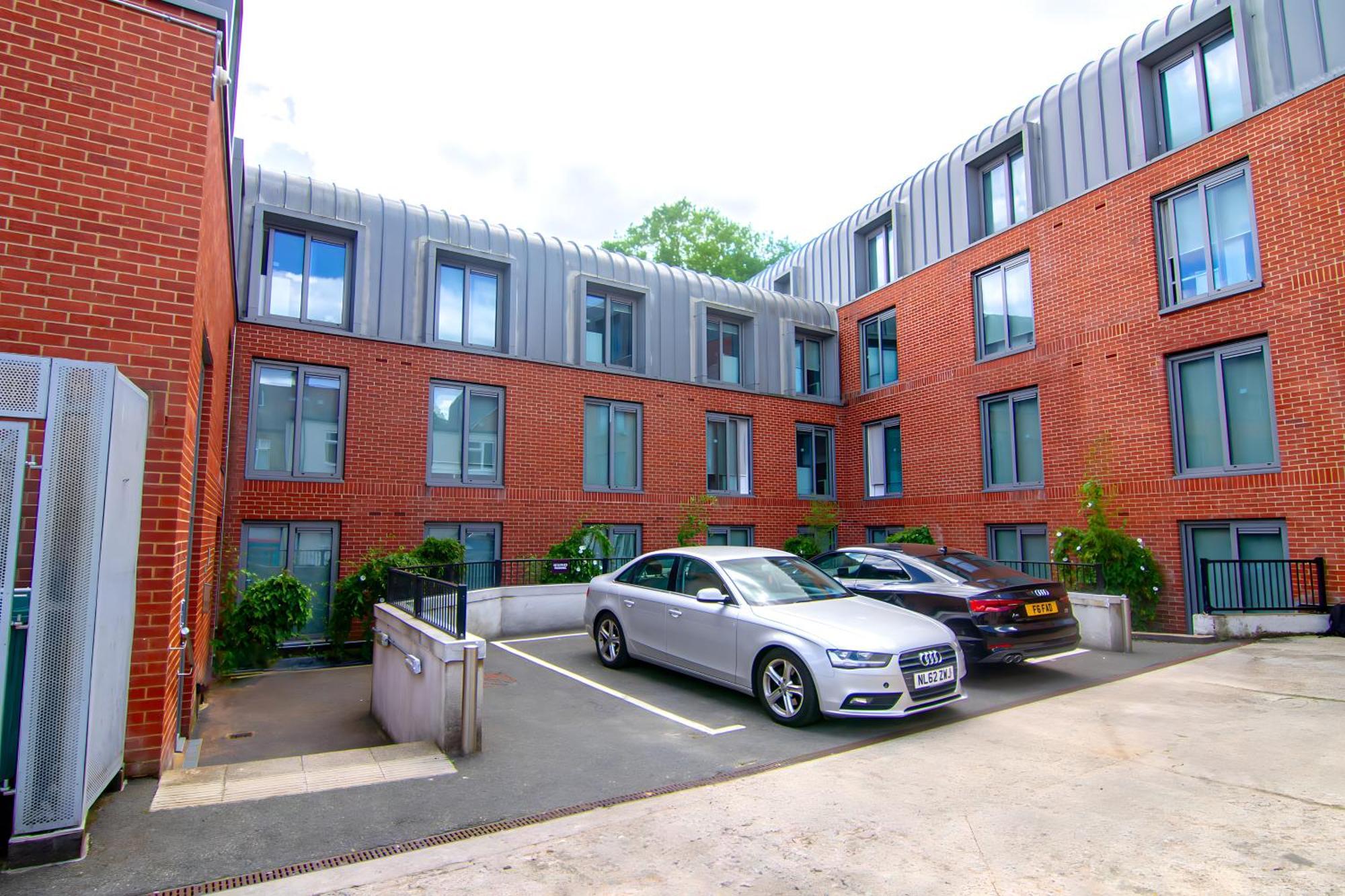 Cube Ealing