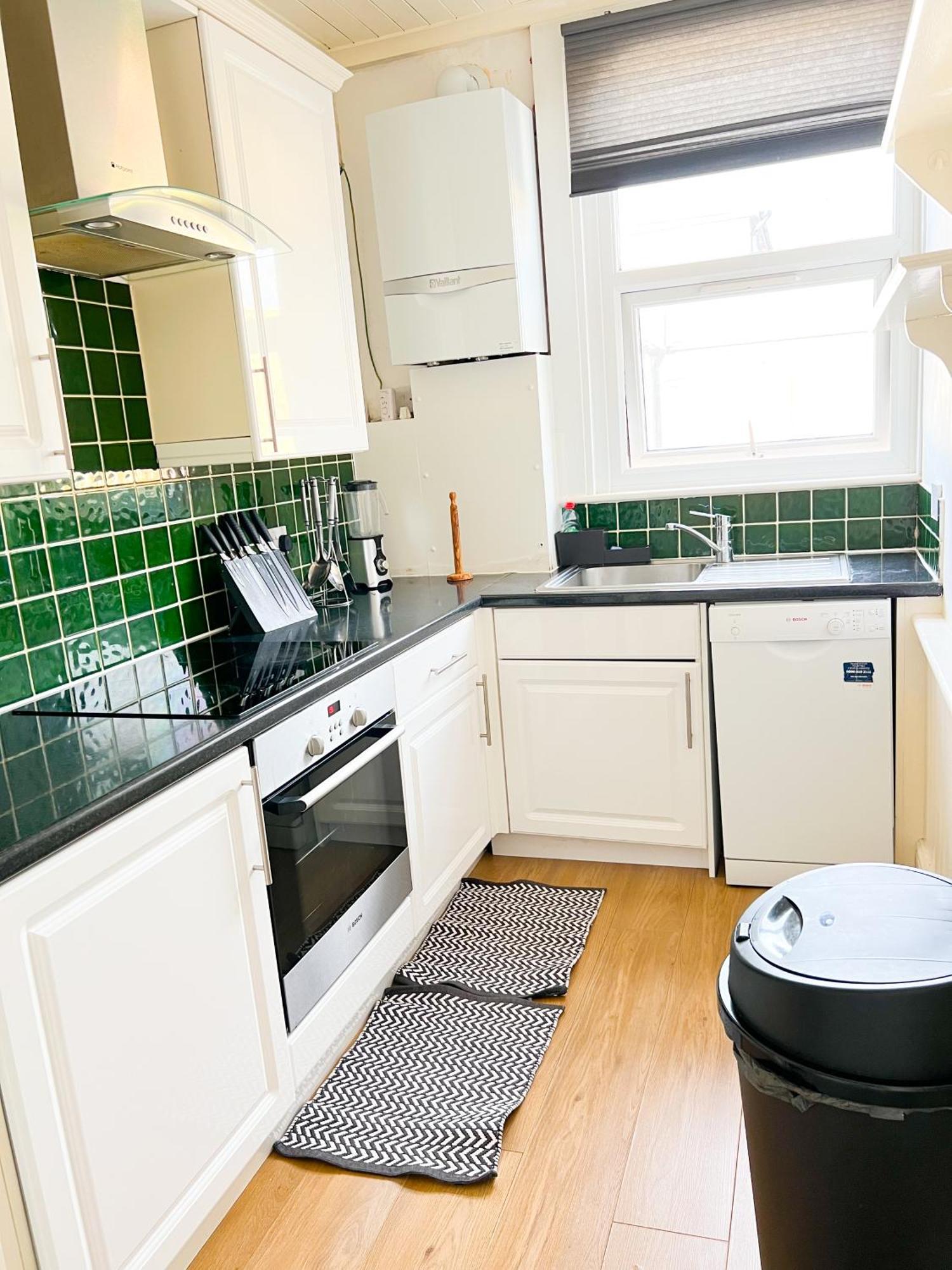 Welcome 2 Bedrooms Flat In Wimbledon Lägenhet