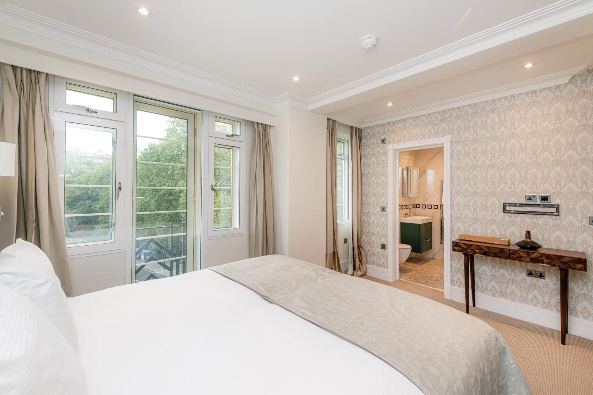 Fountain House Aparthotel 5*