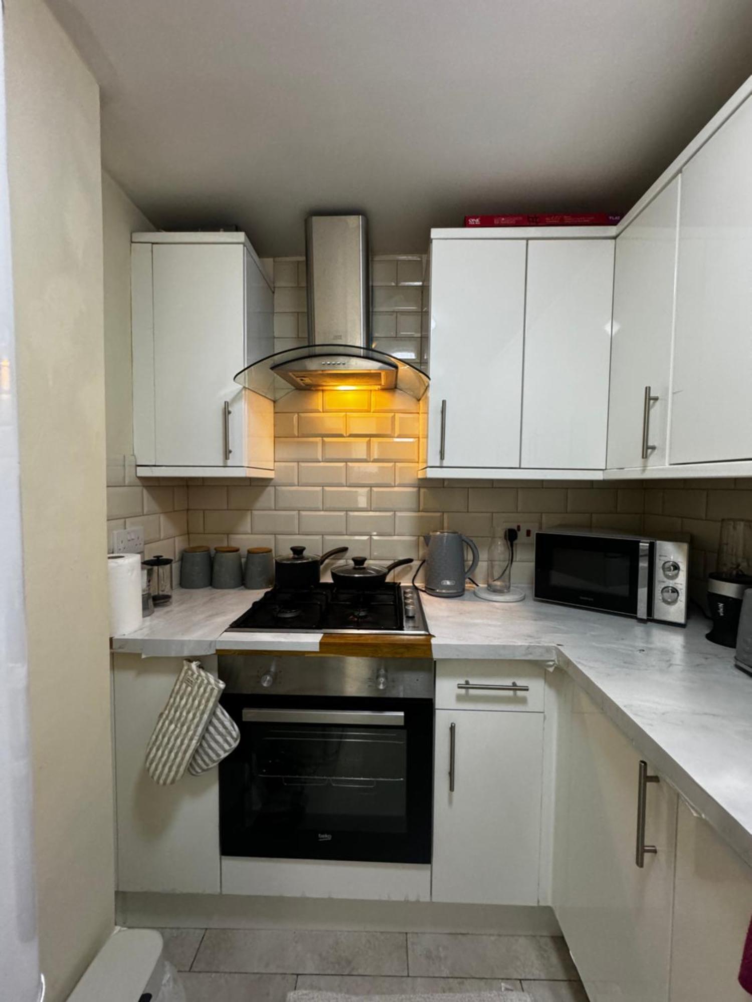 5 Min From Westfield, Stratford, , And Elizabeth Olympic Park With Free Netflix Lägenhet