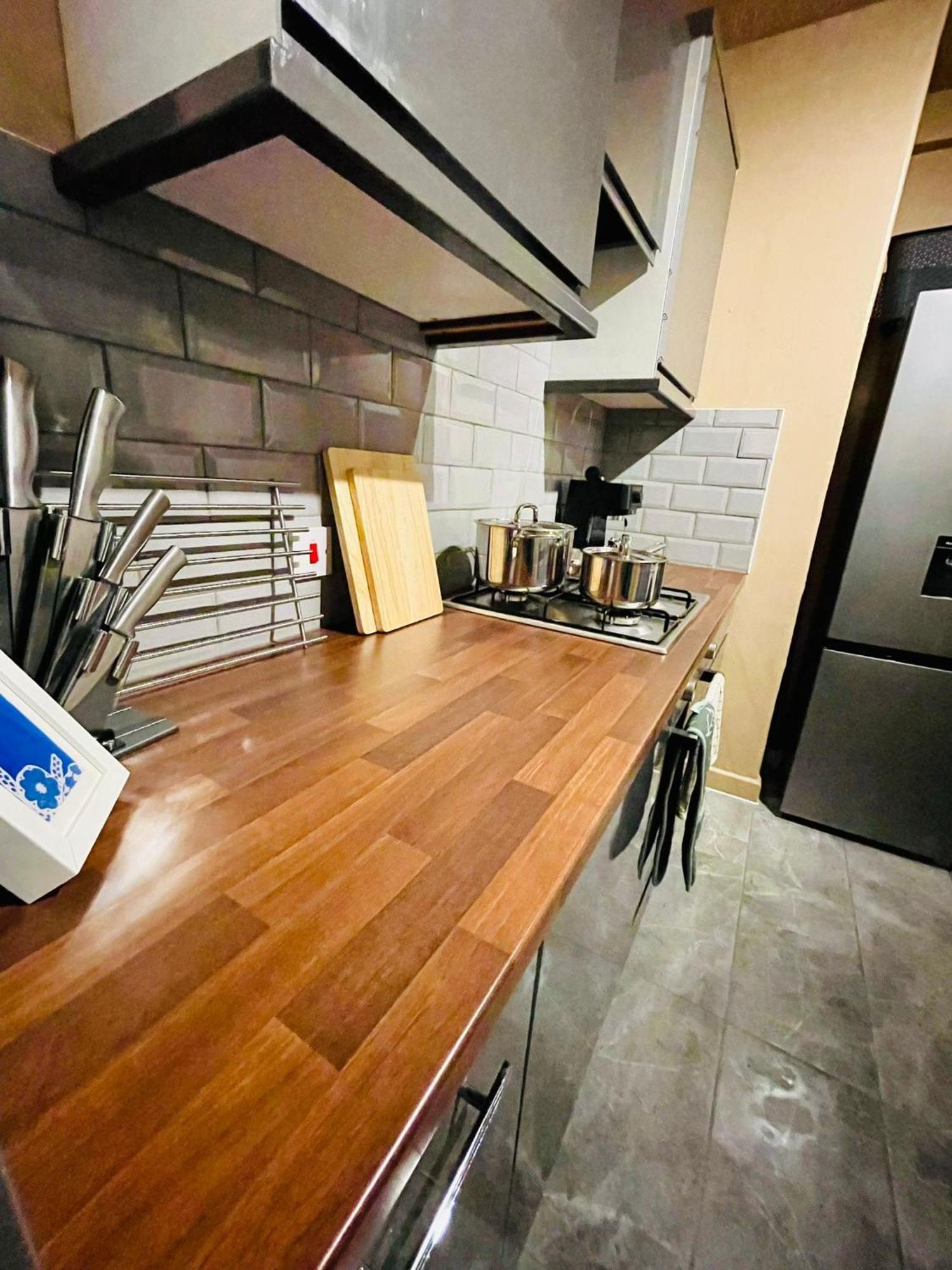 Appartement 2bd Canarywharf Mile End Private Balcony Free Parking *