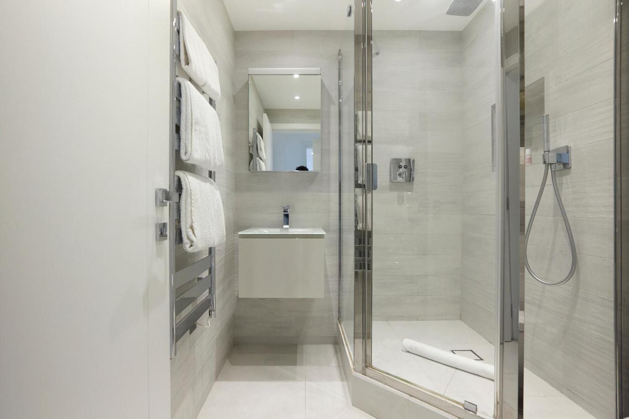 The Primrose Hill Place - Charming 4bdr Flat With Communal Garden Appartement Londen