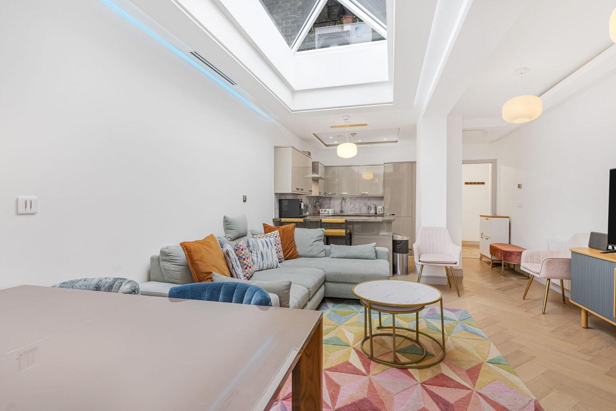 Stylish Modern In Nw6 *