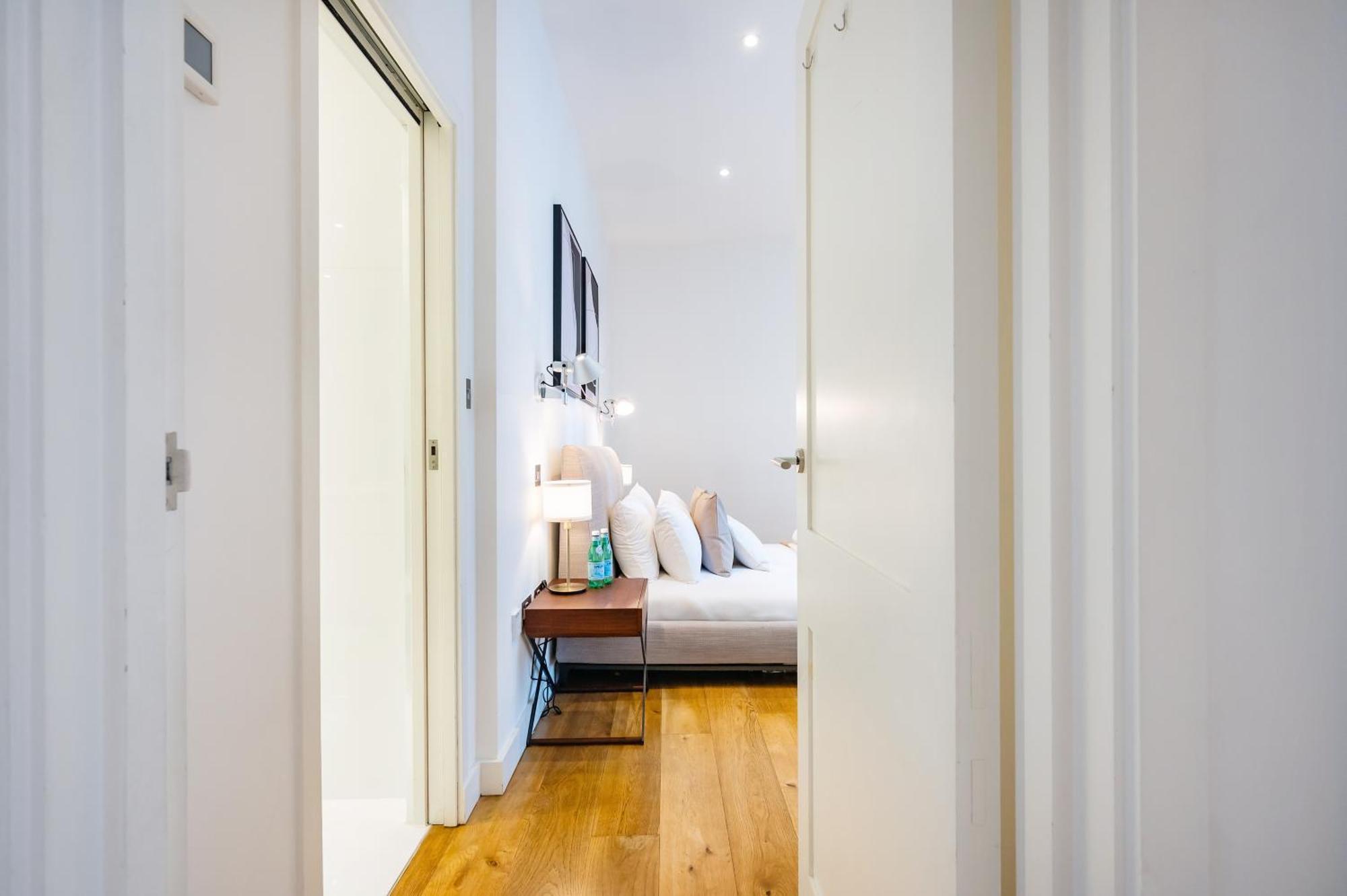 Apartment Luxury Aircon 3 Bedr, 4 Beds, 2 Bath Trafalgar Sq
