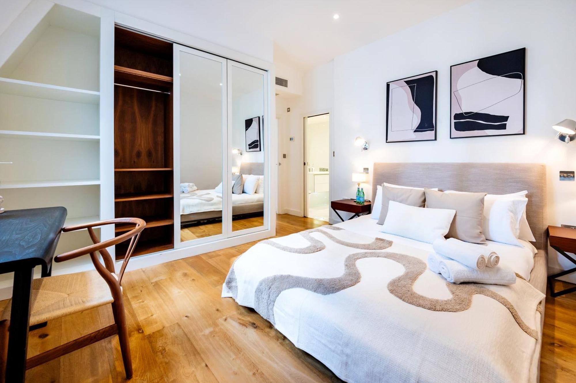 Apartment Luxury Aircon 3 Bedr, 4 Beds, 2 Bath Trafalgar Sq London