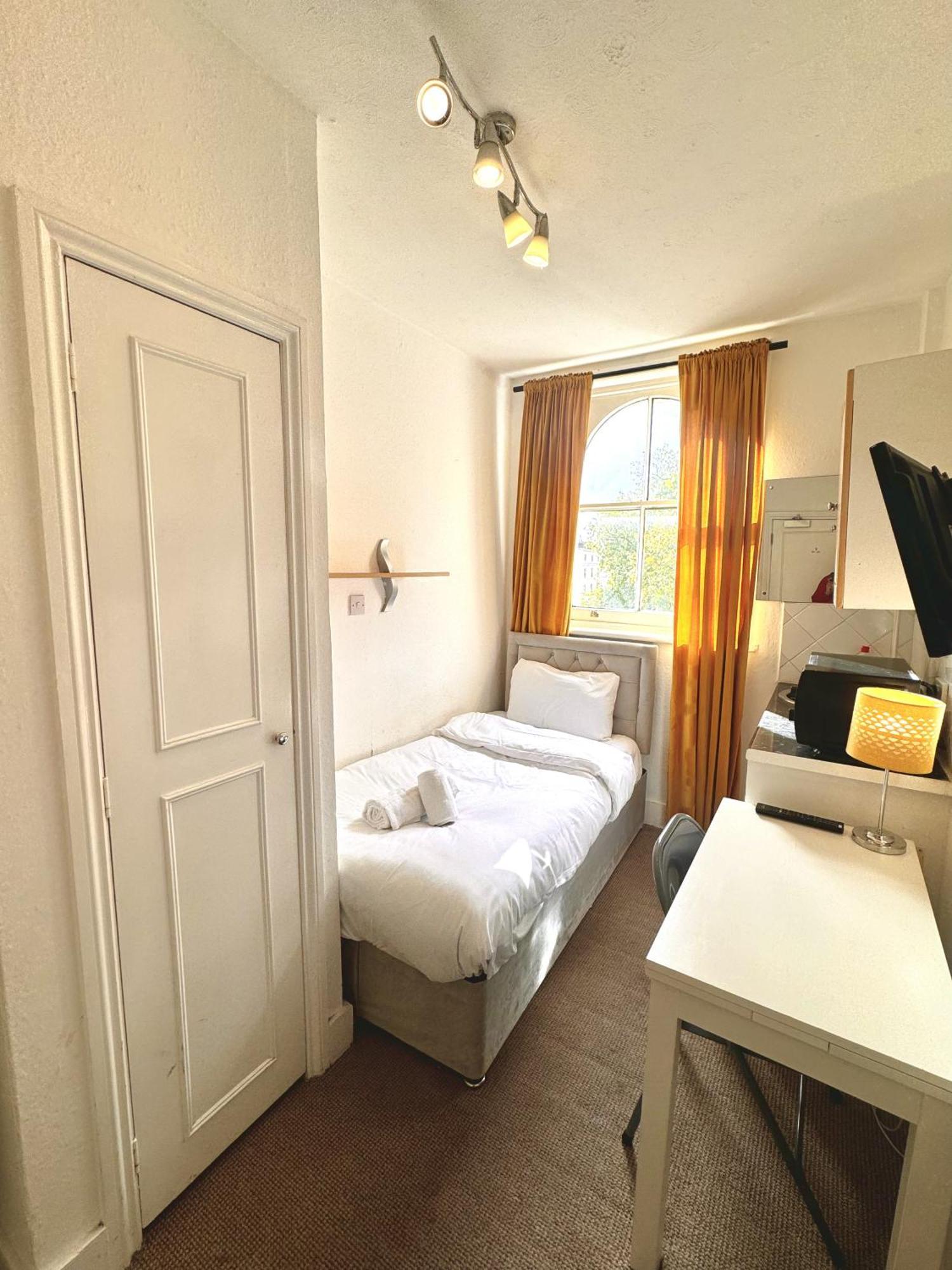 Kensington Gardens Lägenhetshotell 3*