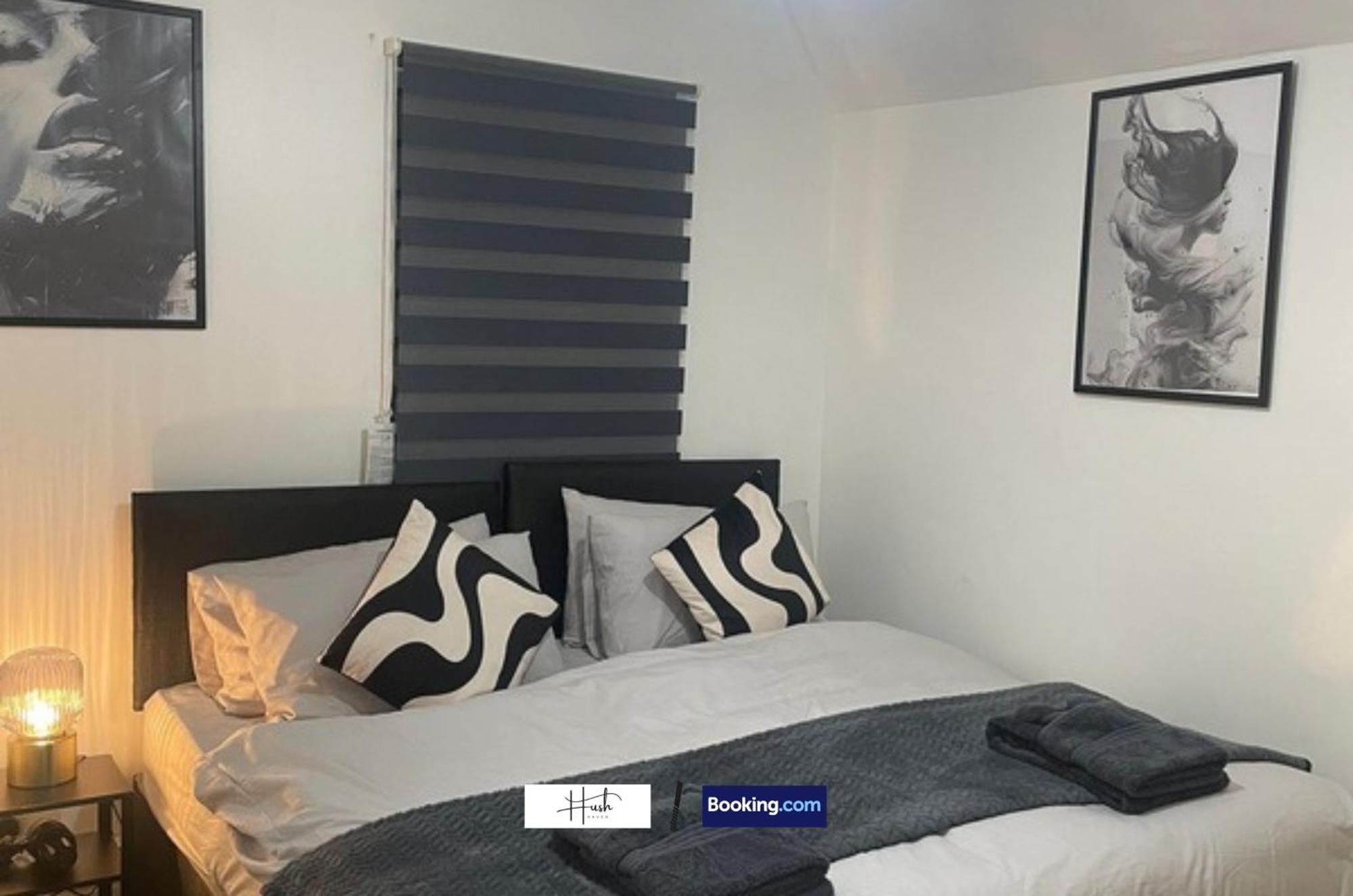 2 Bedroom Flat By Hush Haven Homes Short Lets And Serviced With Garden & Free Parking Near Excel, Lcy Airport Apartment *