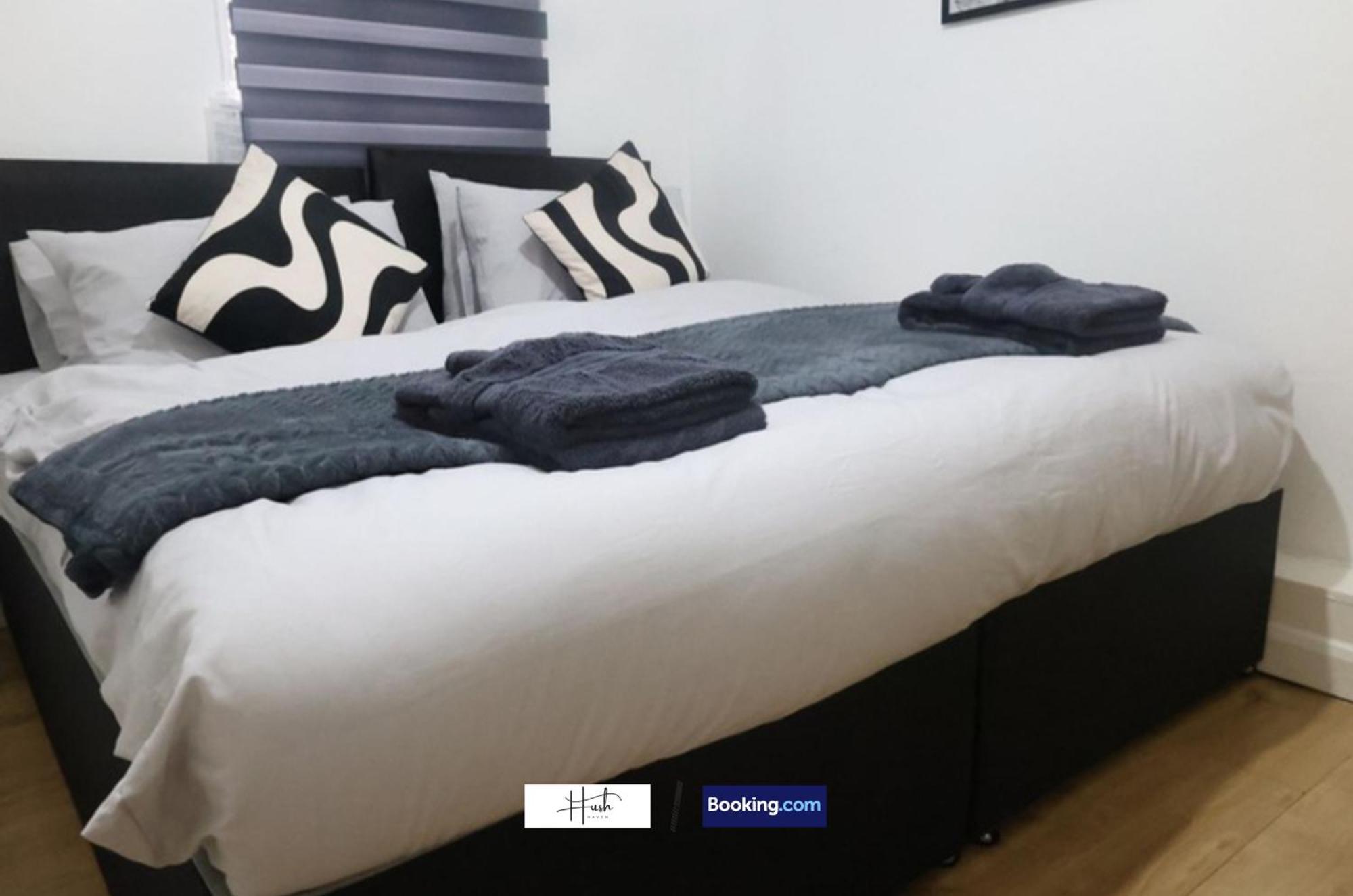 Apartment 2 Bedroom Flat By Hush Haven Homes Short Lets And Serviced With Garden & Free Parking Near Excel, Lcy Airport