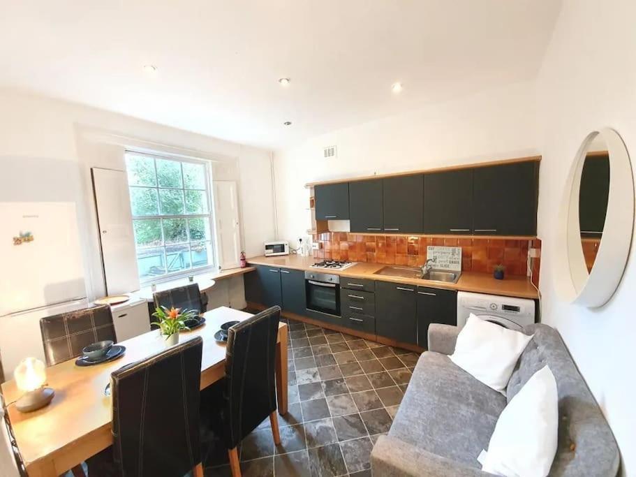 Vakantiehuis 5 Bedrooms House In King's Cross