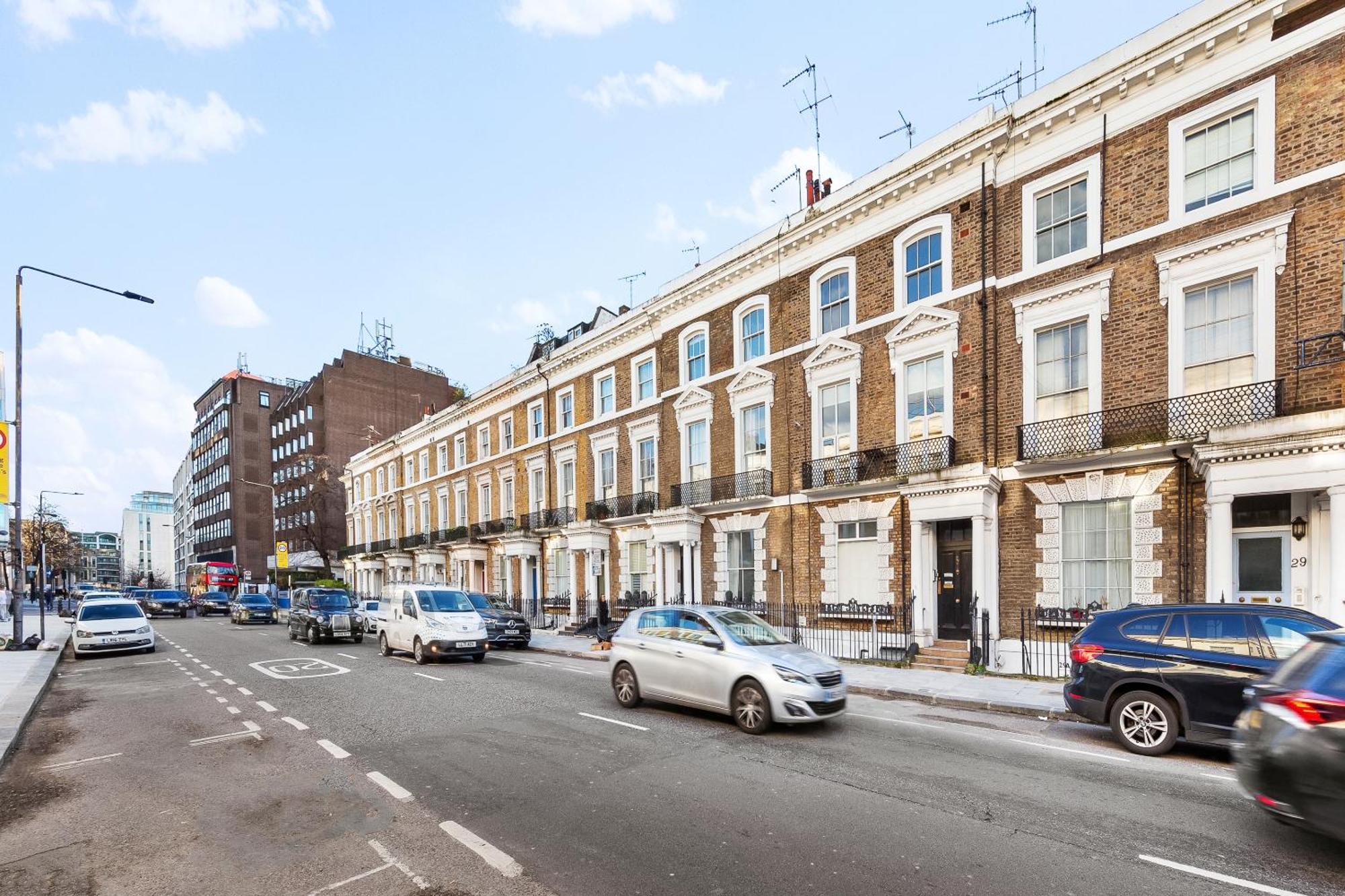 Appartement Newly Renovated Kensington 2 Bedroom With Balcony Near Harrods Sleeps 6, 2 Min Walk From Station