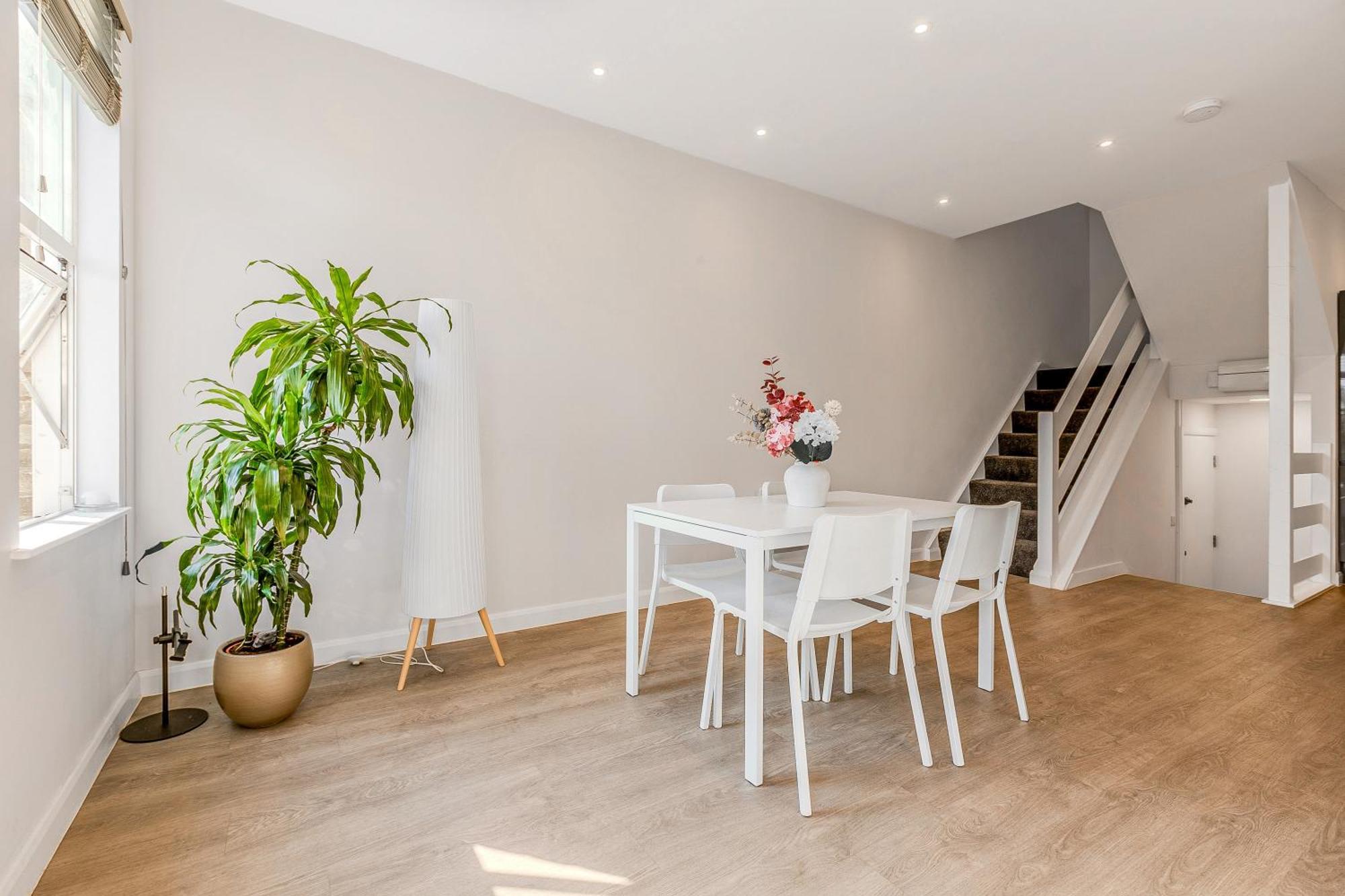 Apartment Bright 3br Duplex Flat With A Terrace In Clapham *