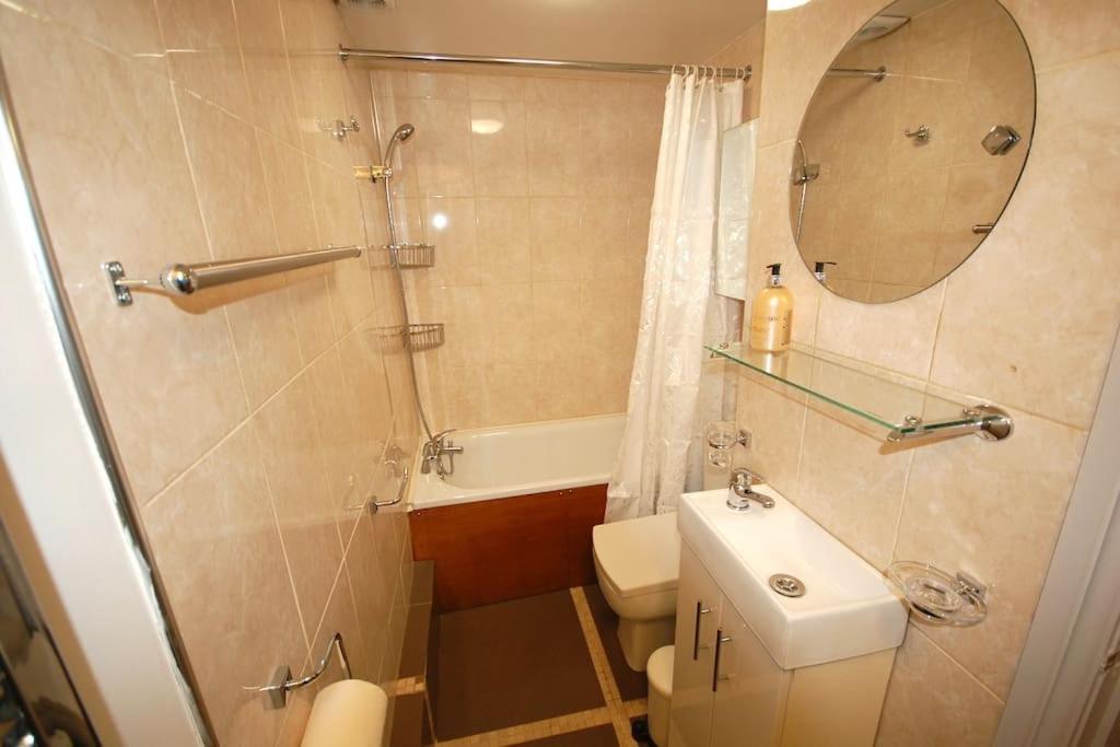 Appartement Newly Refurbished - Flat 8 Londen