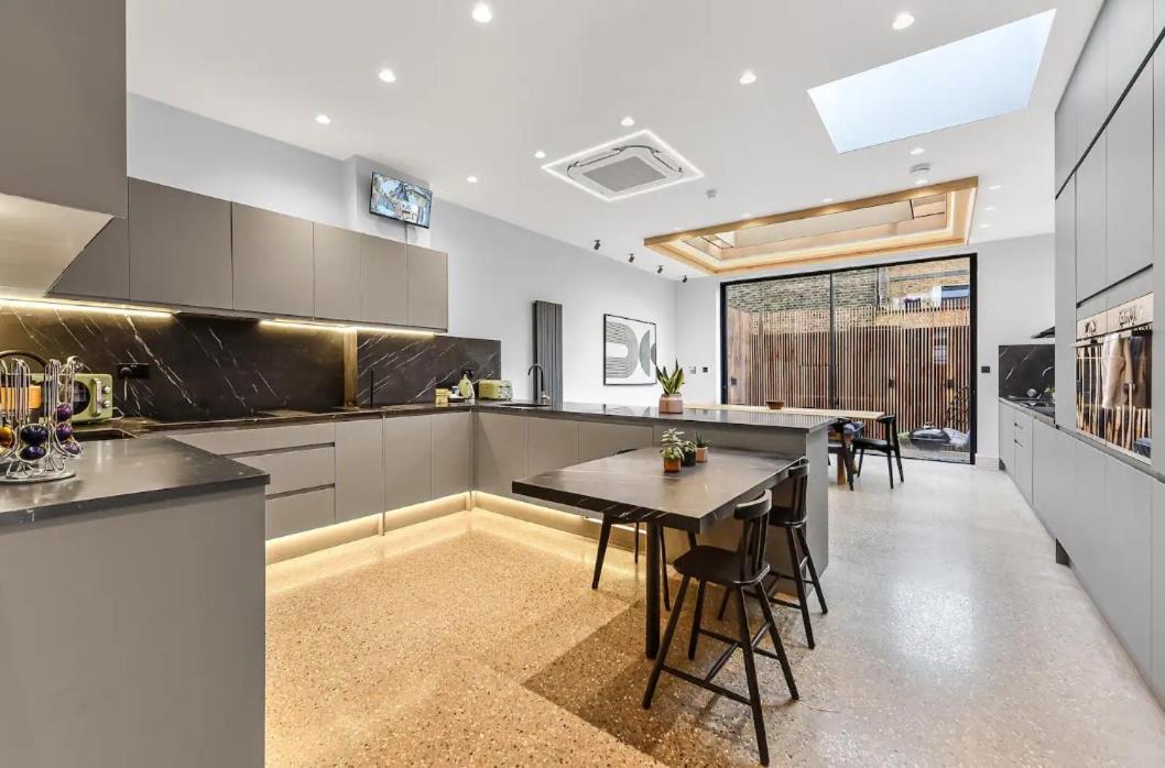 Outstanding 4 Bedroom * Londres