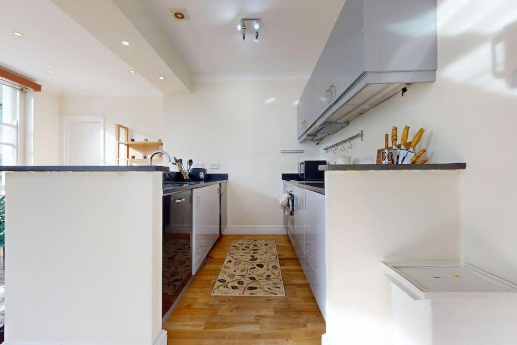 Charming And Bright Flat In Paddington! Lägenhet *
