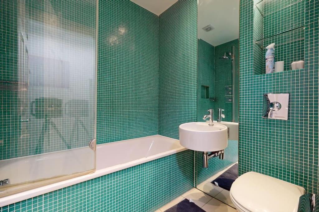 Charming And Bright Flat In Paddington! Lägenhet London