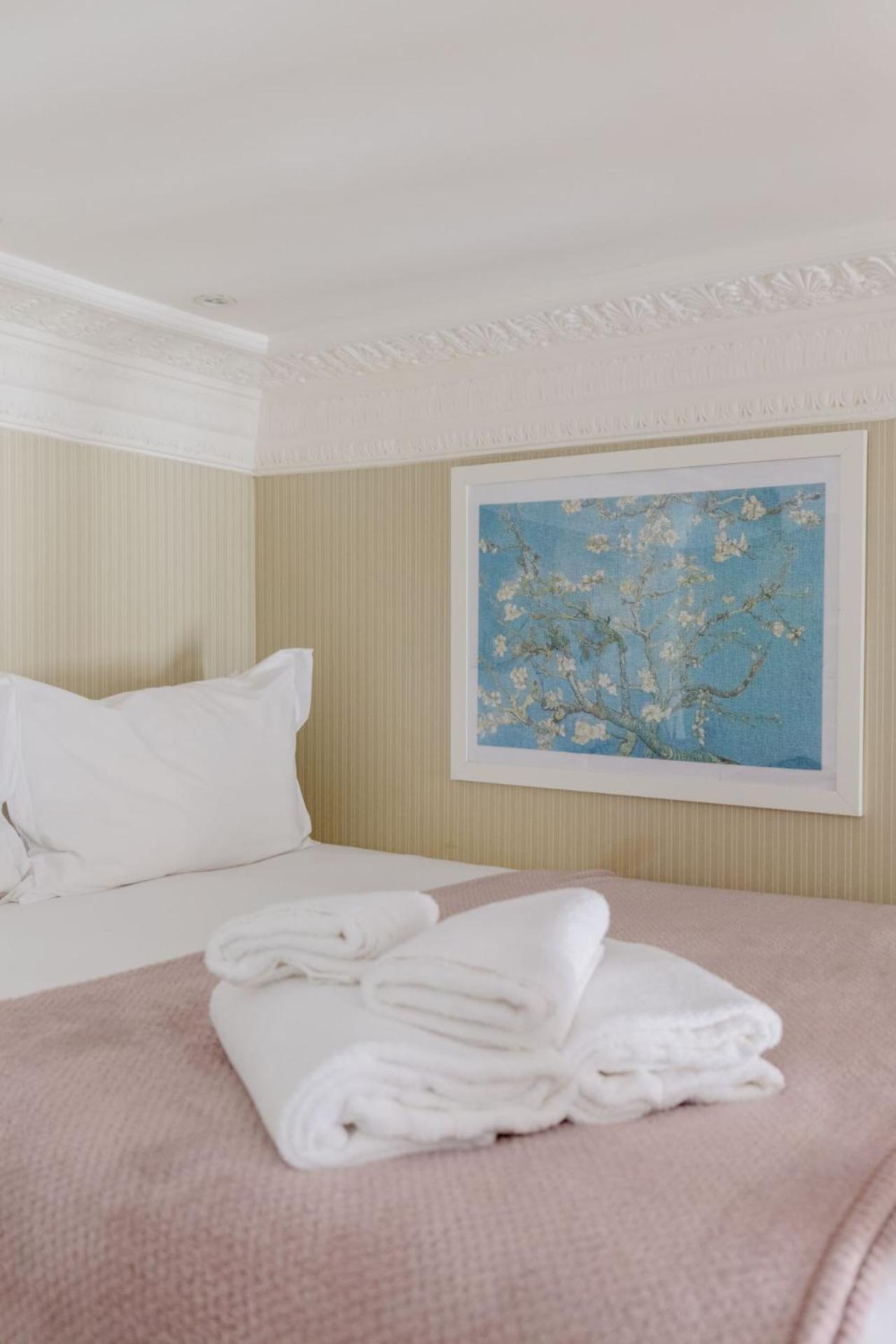 Charming Mezzanine Heart Of Paddington Appartamento