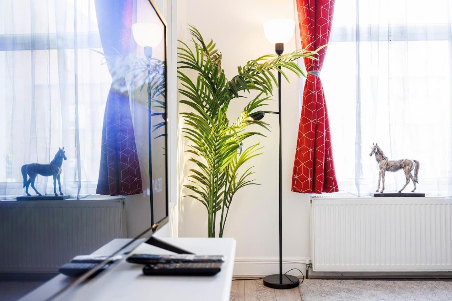 12 Bed Charming And Bright Flat Londen