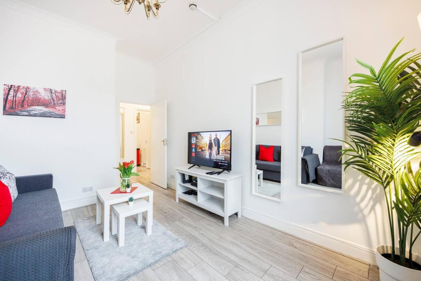 12 Bed Charming And Bright Flat * Londen