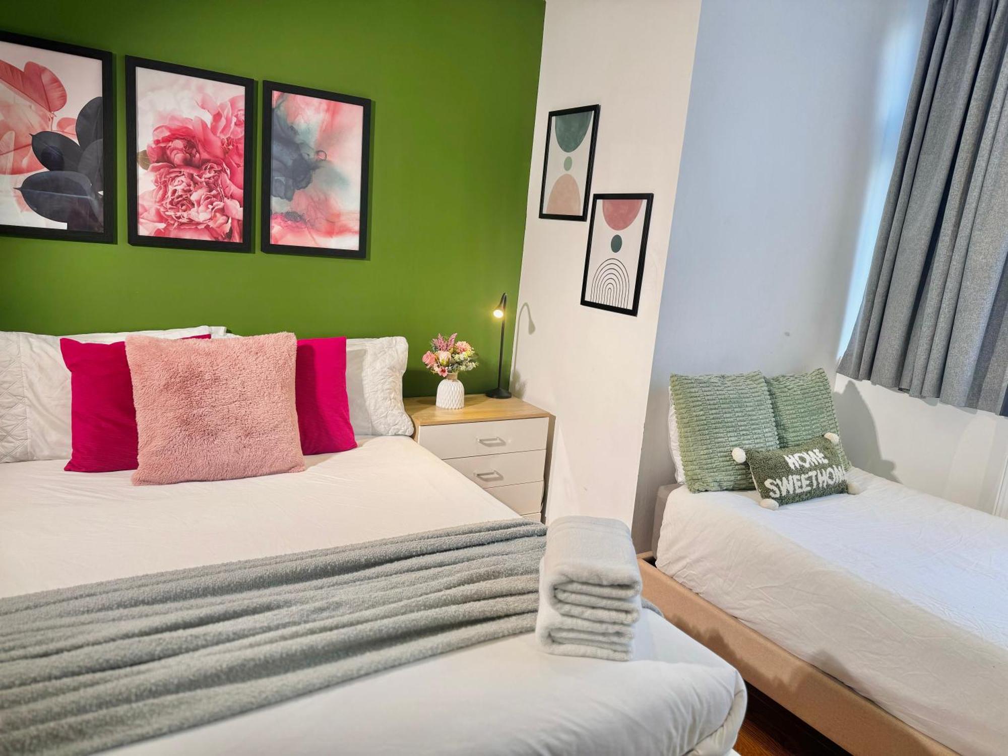 En-suites With Free Parking 30min To London