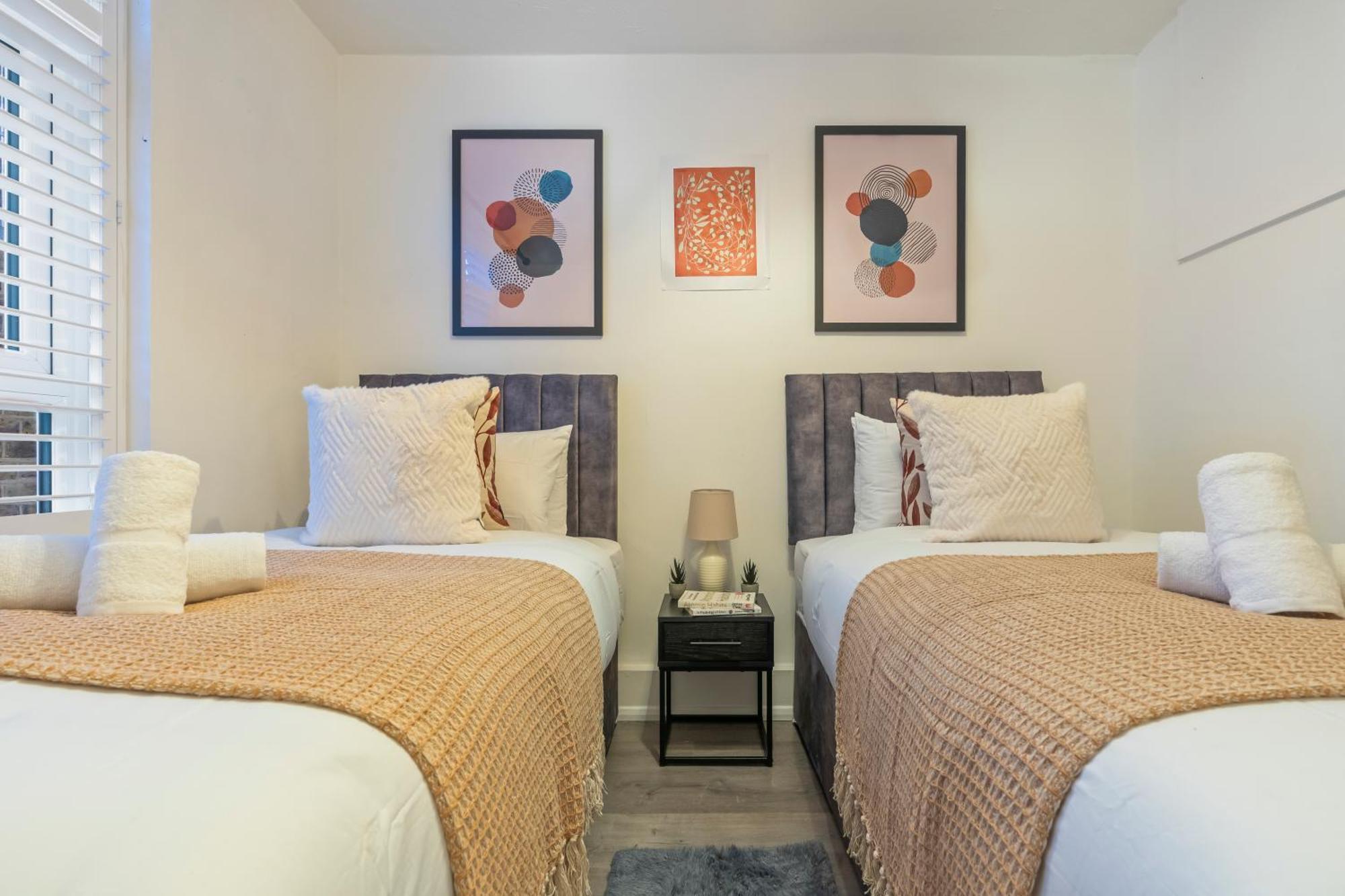Fulham Serviced Apartment, Sleeps 6 Wifi Parking Apartment