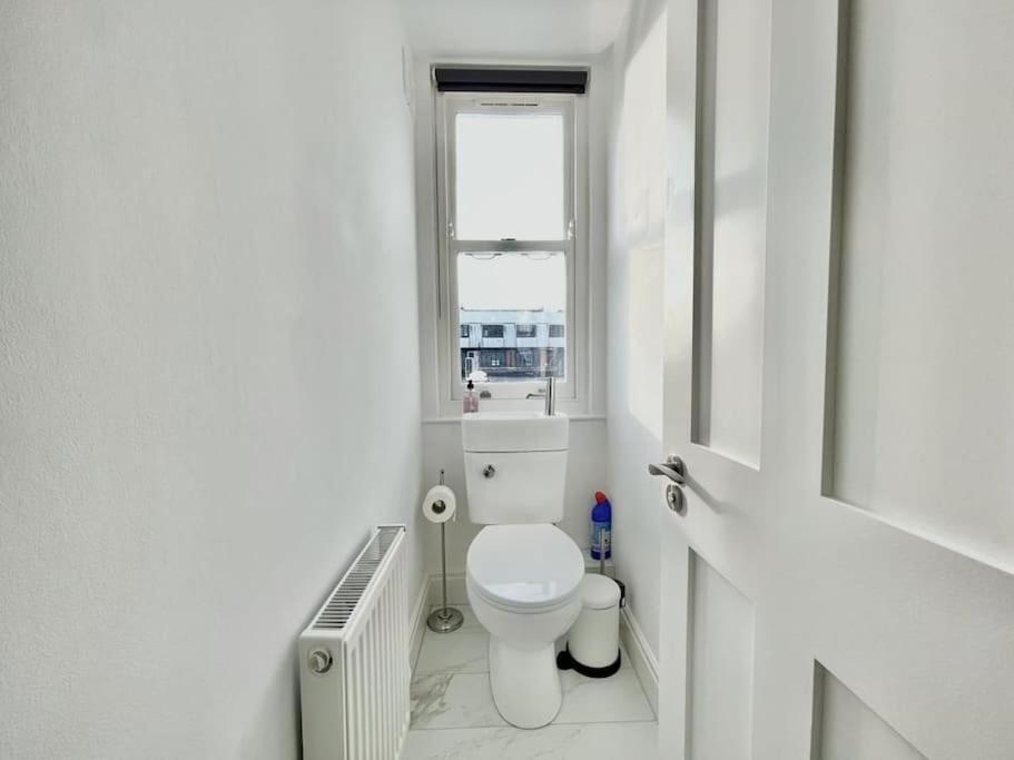 Amazing Spacious 2 Bed Lägenhet London
