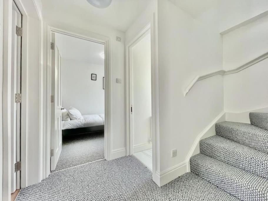 Amazing Spacious 2 Bed Lägenhet