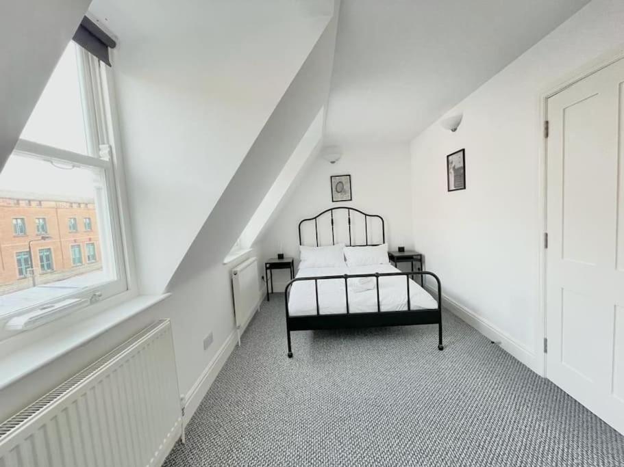 Amazing Spacious 2 Bed Lägenhet
