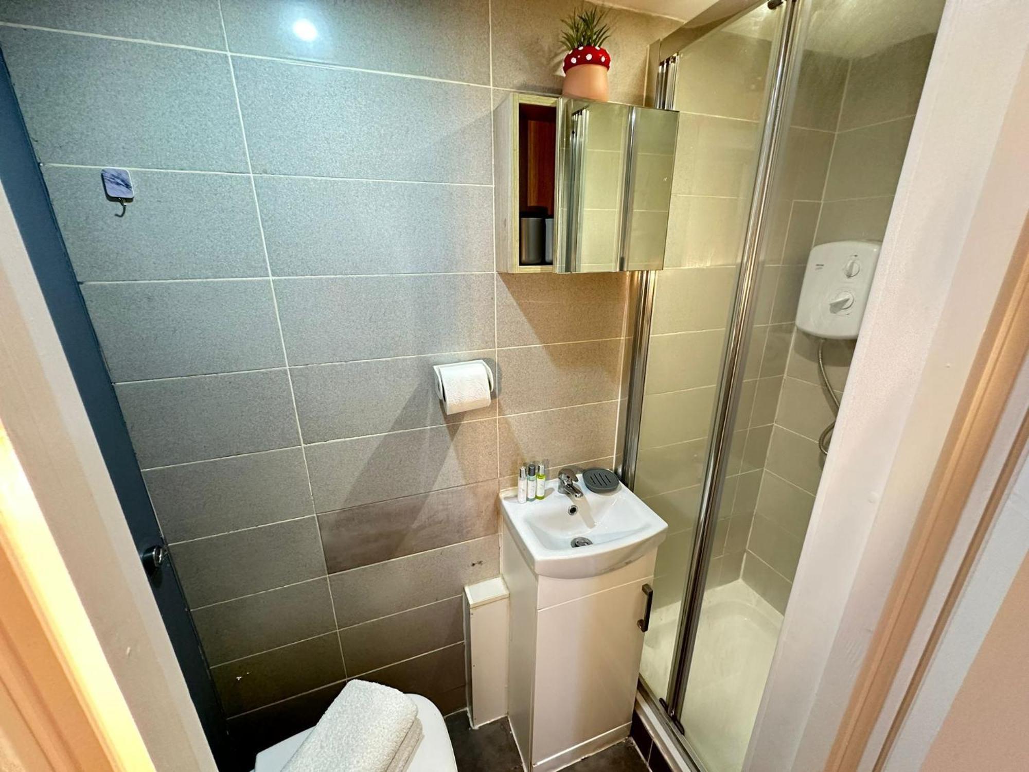 Studio Near Central Apartment
