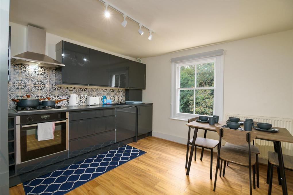 Verv Finchley Hub Guest house *
