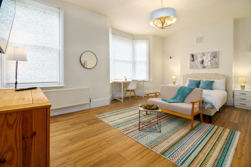 Verv Finchley Hub Guest house