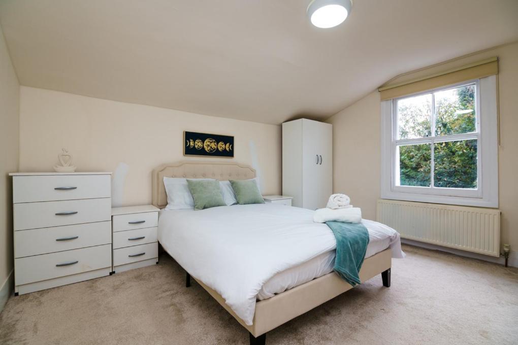 Verv Finchley Hub Guest house London