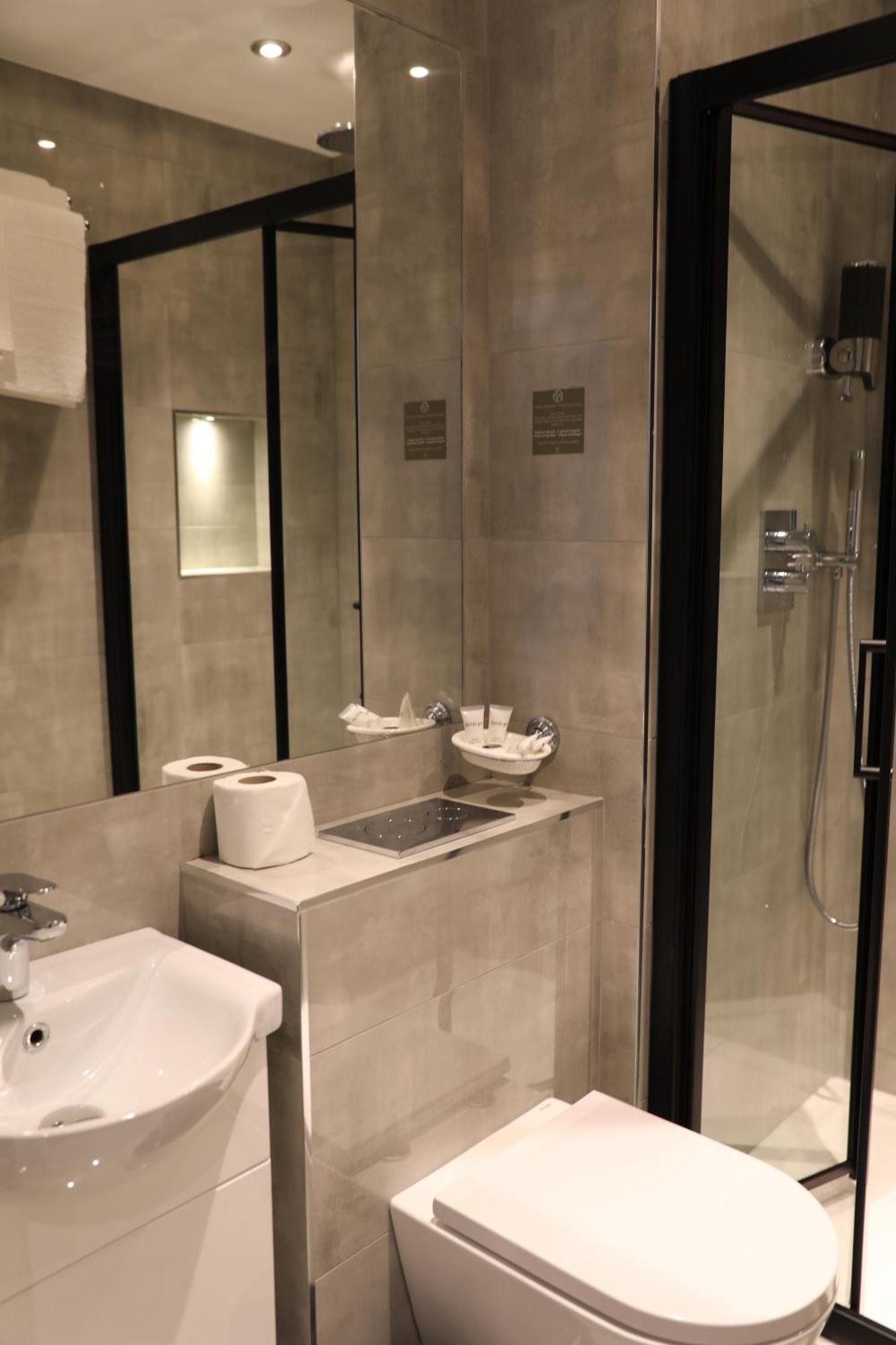 Reem Hotel 3*