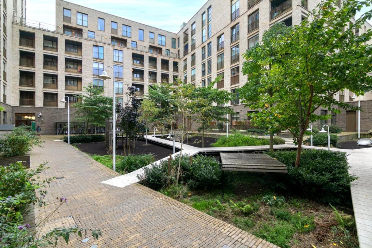 Brilliantly Connected 1bd Flat By Clissold Park Leilighet London