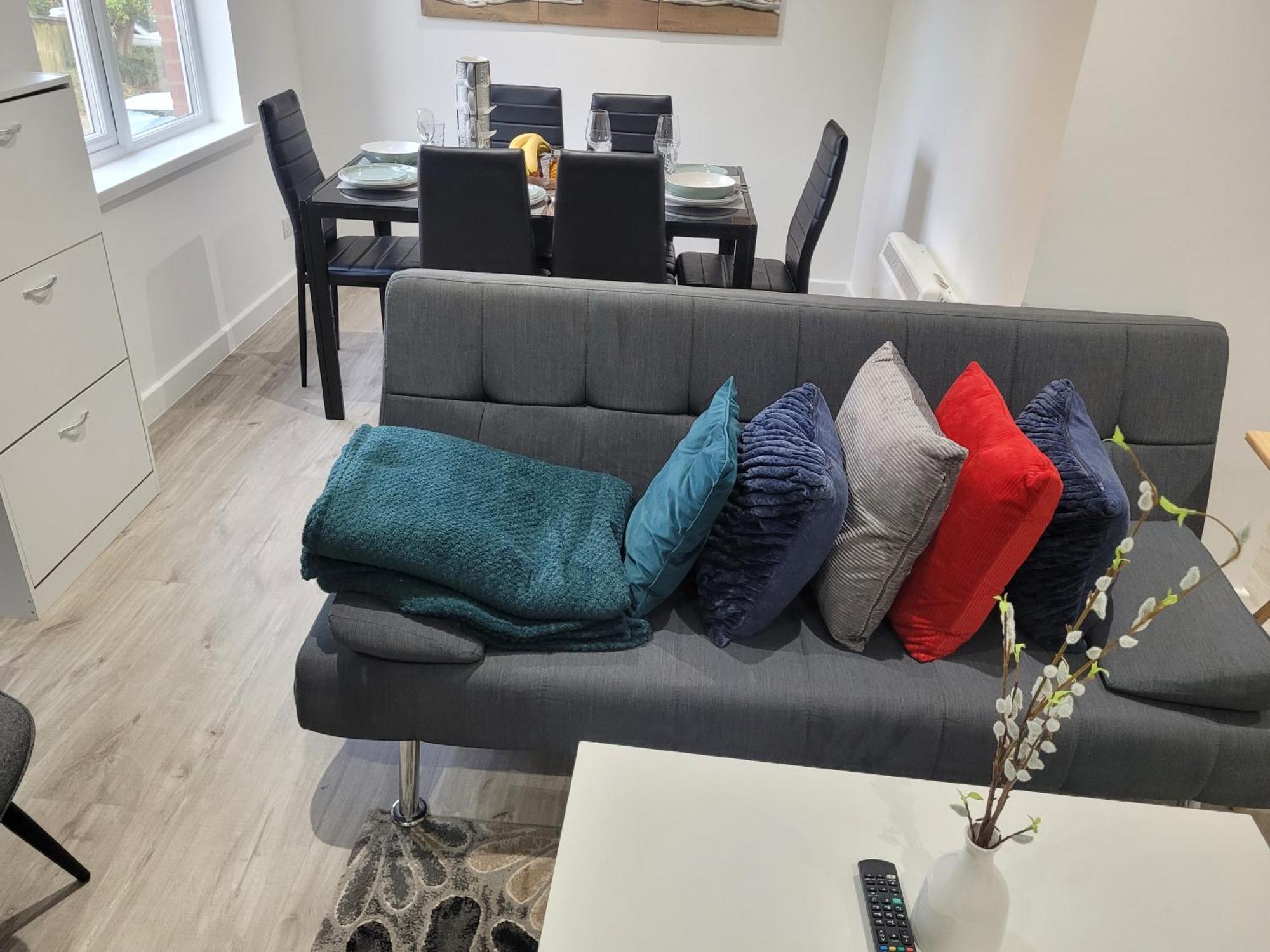 New King Size Bed With Free Parking Leilighet