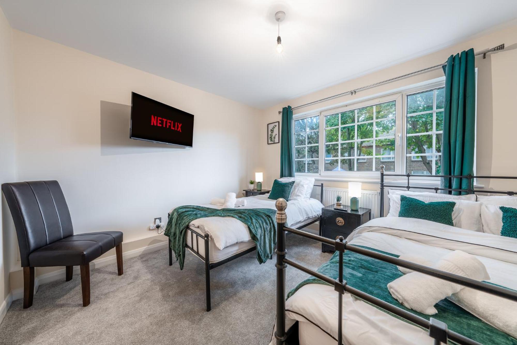 Wilkinsons Home-free Parking, Perfect For Contractors & Weekend Getaways, Near Airport & Excel Hébergement de vacances Londres