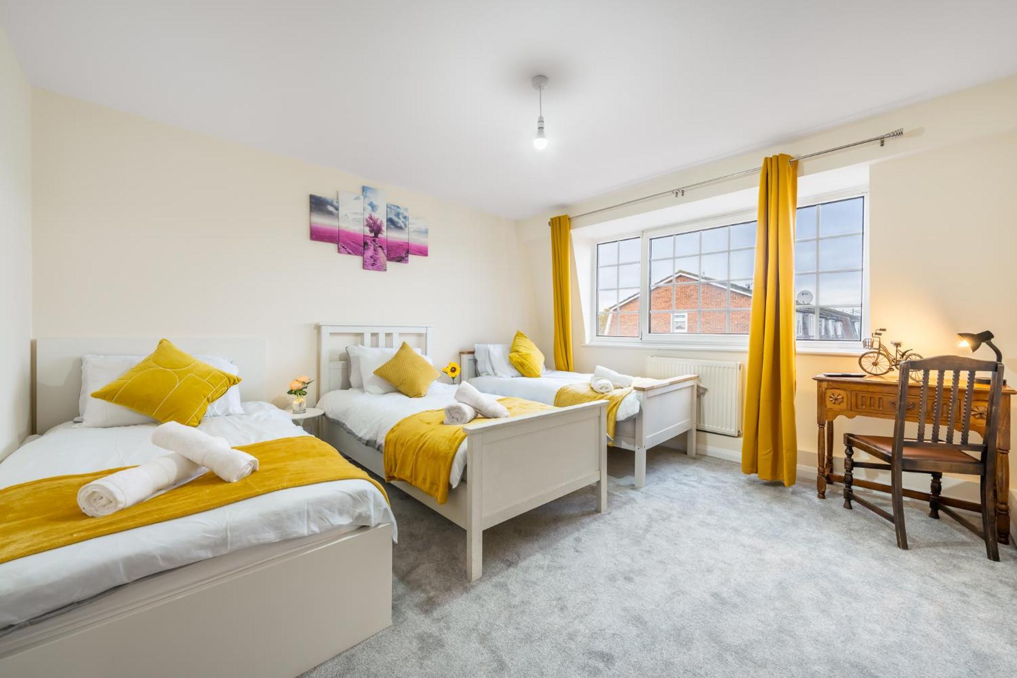 Wilkinsons Home-free Parking, Perfect For Contractors & Weekend Getaways, Near Airport & Excel Londres