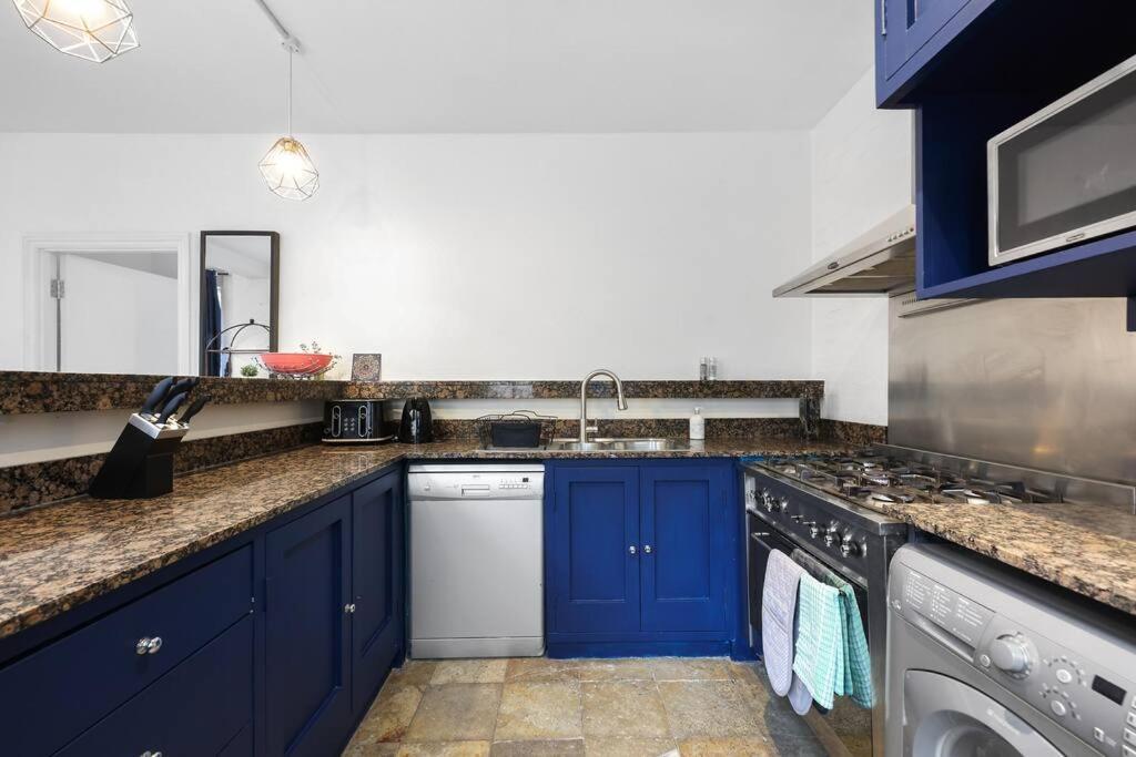 Two-bedroom Short Term & Flexible Renting Hackney With Free Wifi And Roof Terrace! * Londen