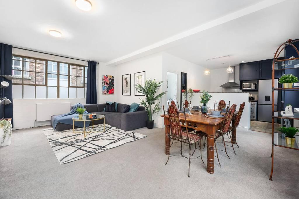 Appartement Two-bedroom Short Term & Flexible Renting Hackney With Free Wifi And Roof Terrace! Londen
