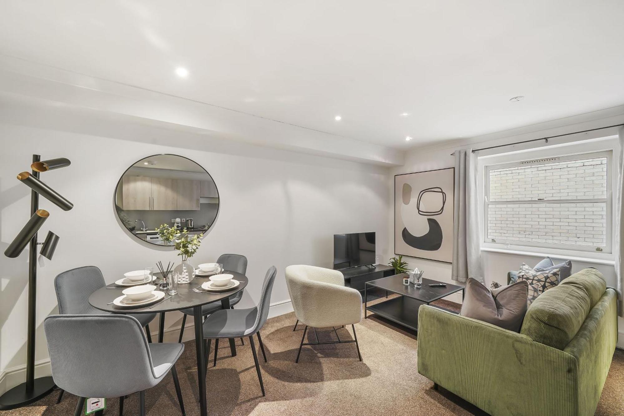 1br & 2br Apts By Livestay Short Lets & Serviced With Free Wifi *